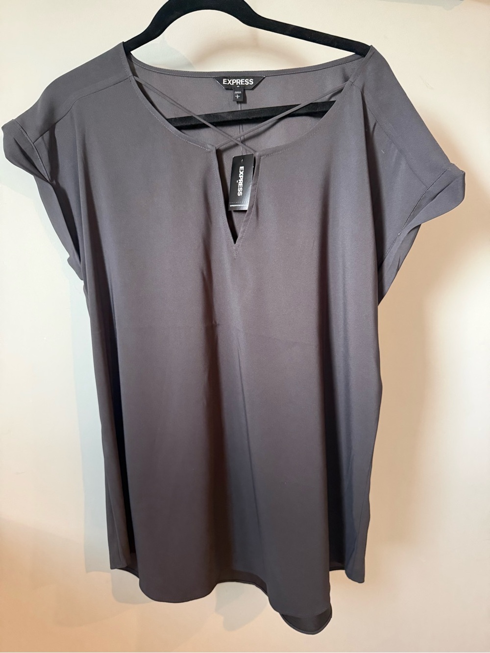 NWT Express Women's Gray Short-Sleeve V-Notch Blouse